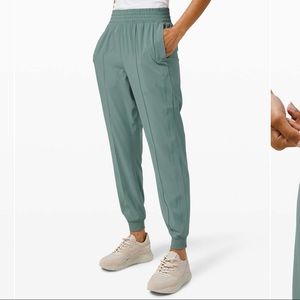 Lululemon Wanderer Jogger 28”